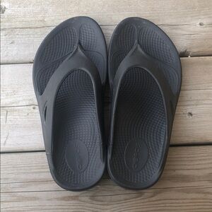 Women's 6 OOFOS Unisex Ooriginal Flip Flop Sandal Sandals Recovery Support Black